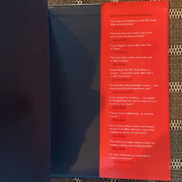 ESV English Standard Version Study Bible Hardback Brand New - Picture 4 of 12